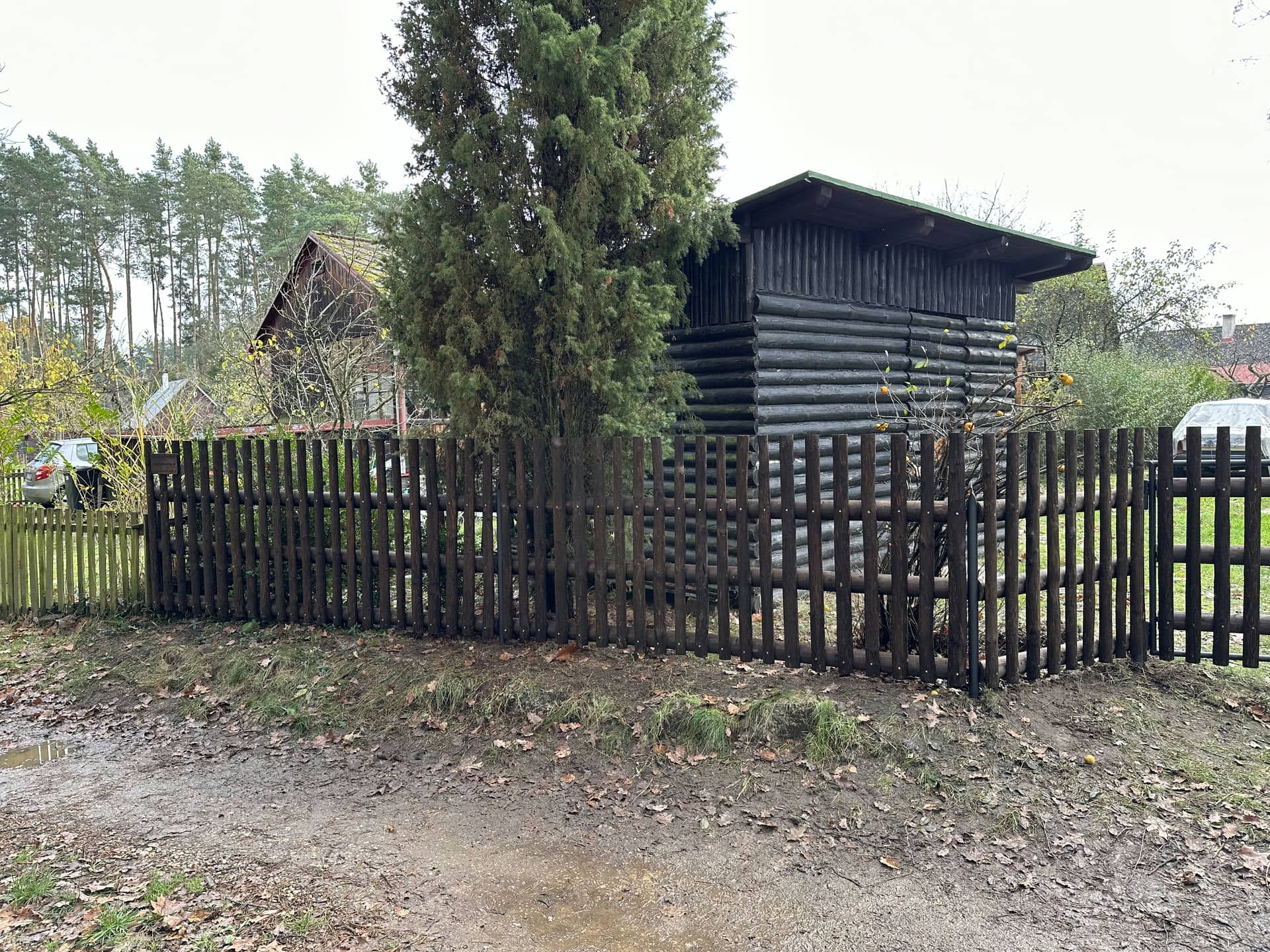 Obrázek 3 / Dřevěné ploty - strojně loupané   - realizace Dobšín 11-2022